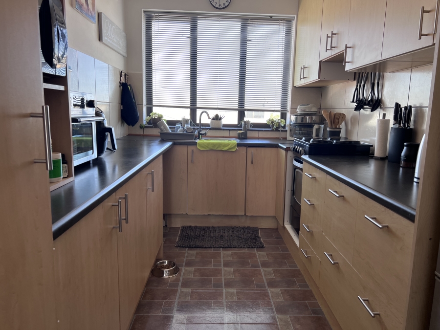 To Let 2 Bedroom Property for Rent in Table View Western Cape